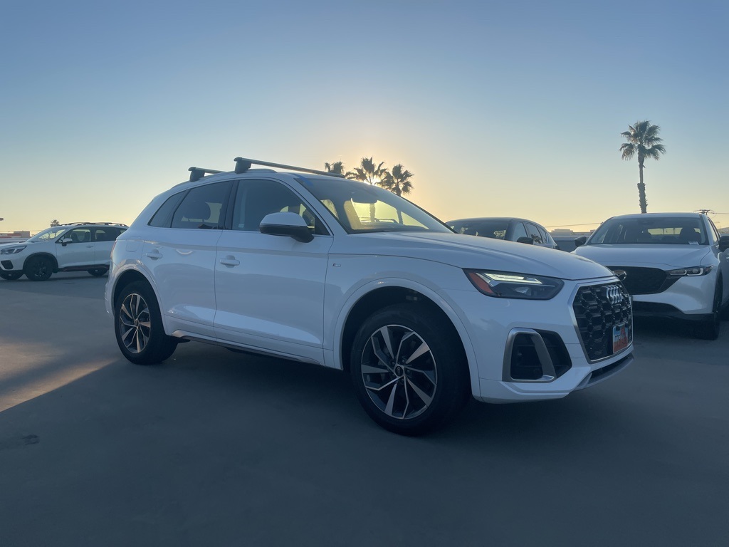 2024 Audi Q5 Premium Plus's photo