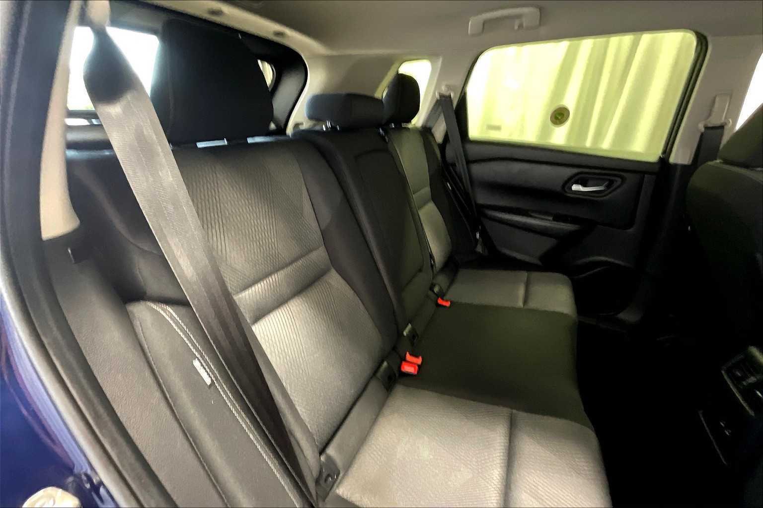 2024 Nissan Rogue SV photo 15