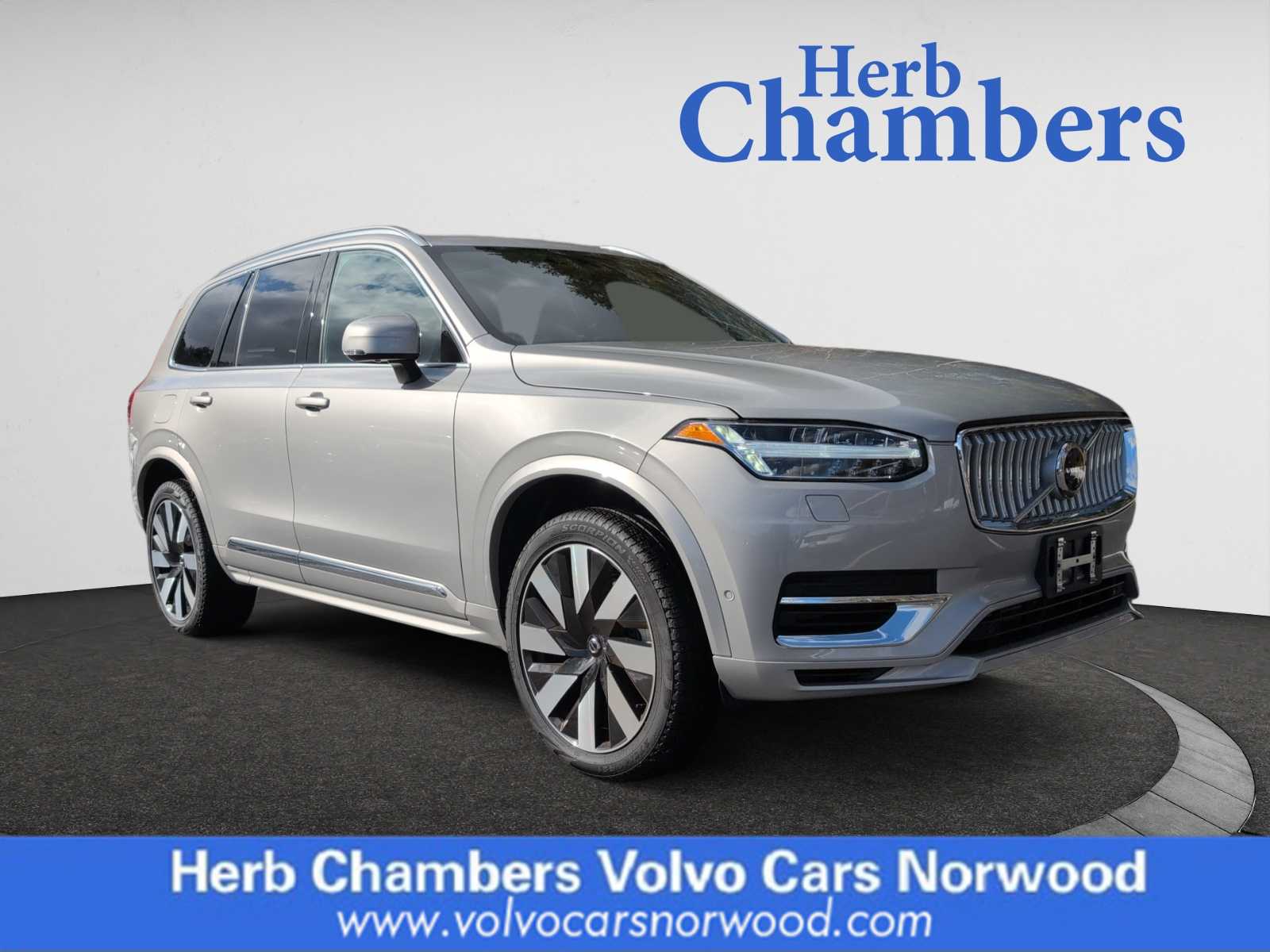 2025 Volvo XC90 Plus's photo