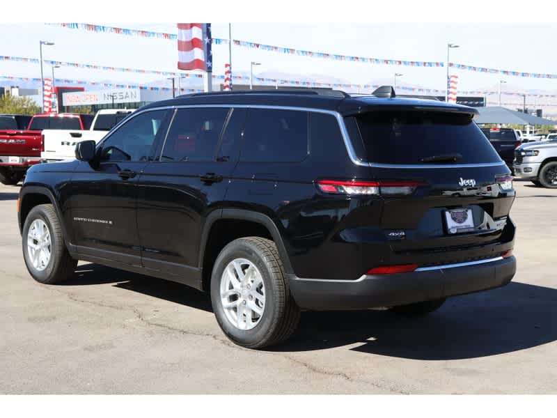 2025 Jeep Grand Cherokee Laredo X photo 3