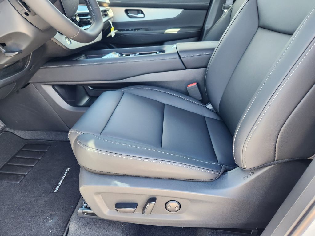 2025 Nissan Murano SL photo 11