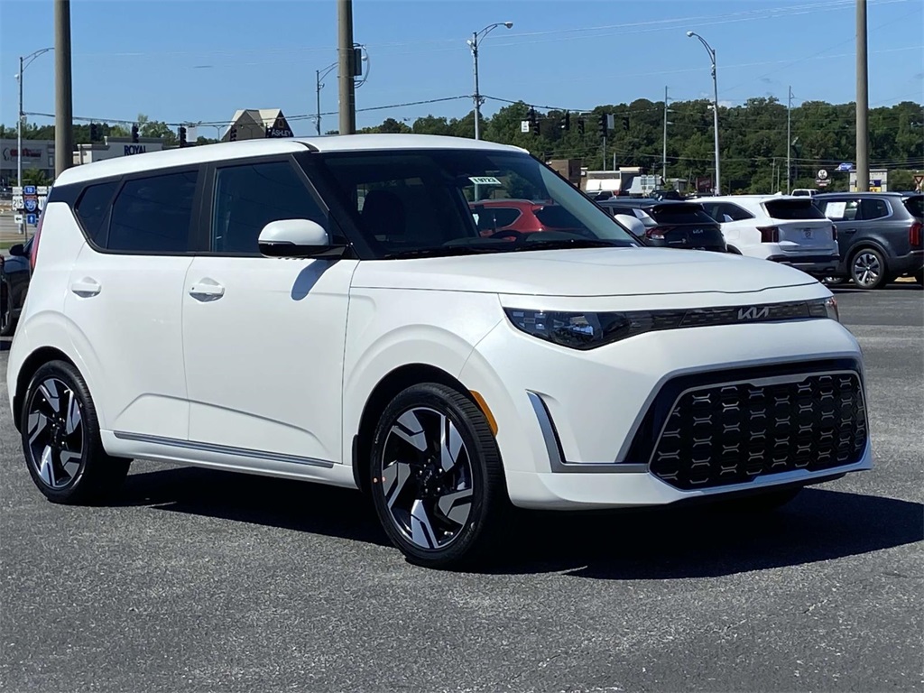 2025 Kia Soul GT-Line's photo