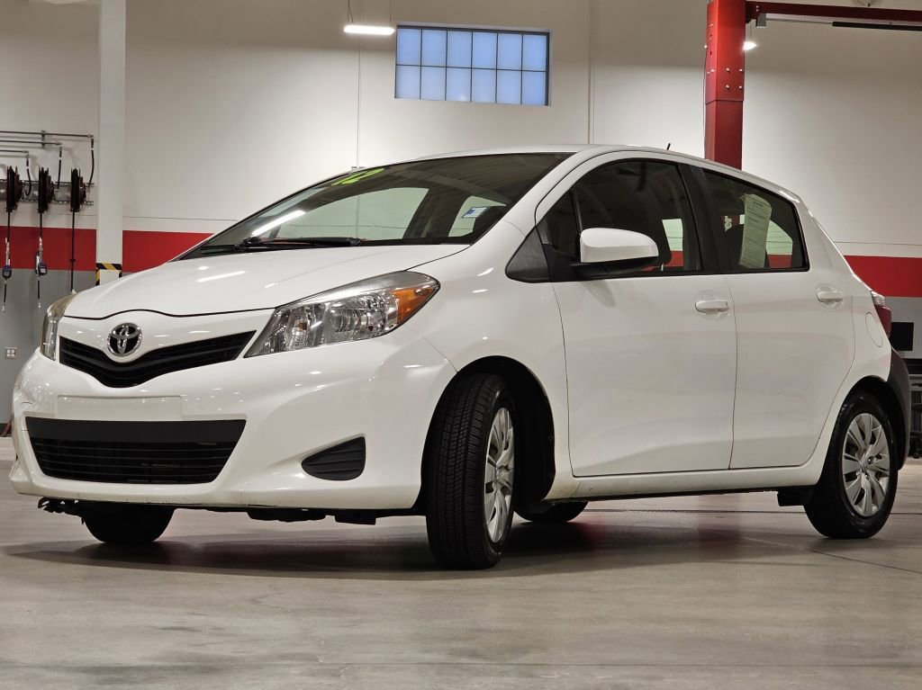 2012 Toyota Yaris LE photo 5