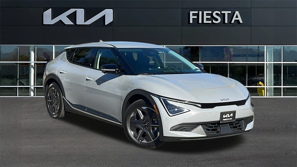 2025 Kia EV6 Light L/R's photo