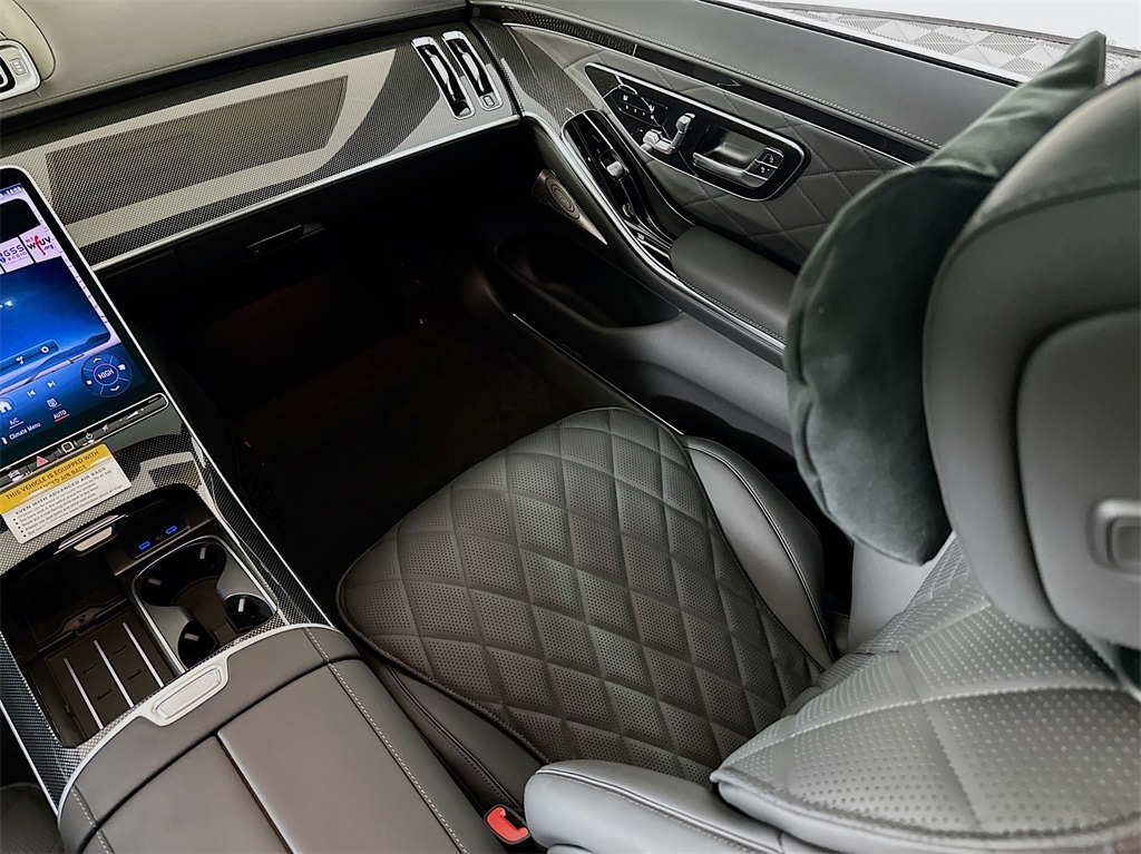 2025 Mercedes Benz S 580 4MATIC photo 3