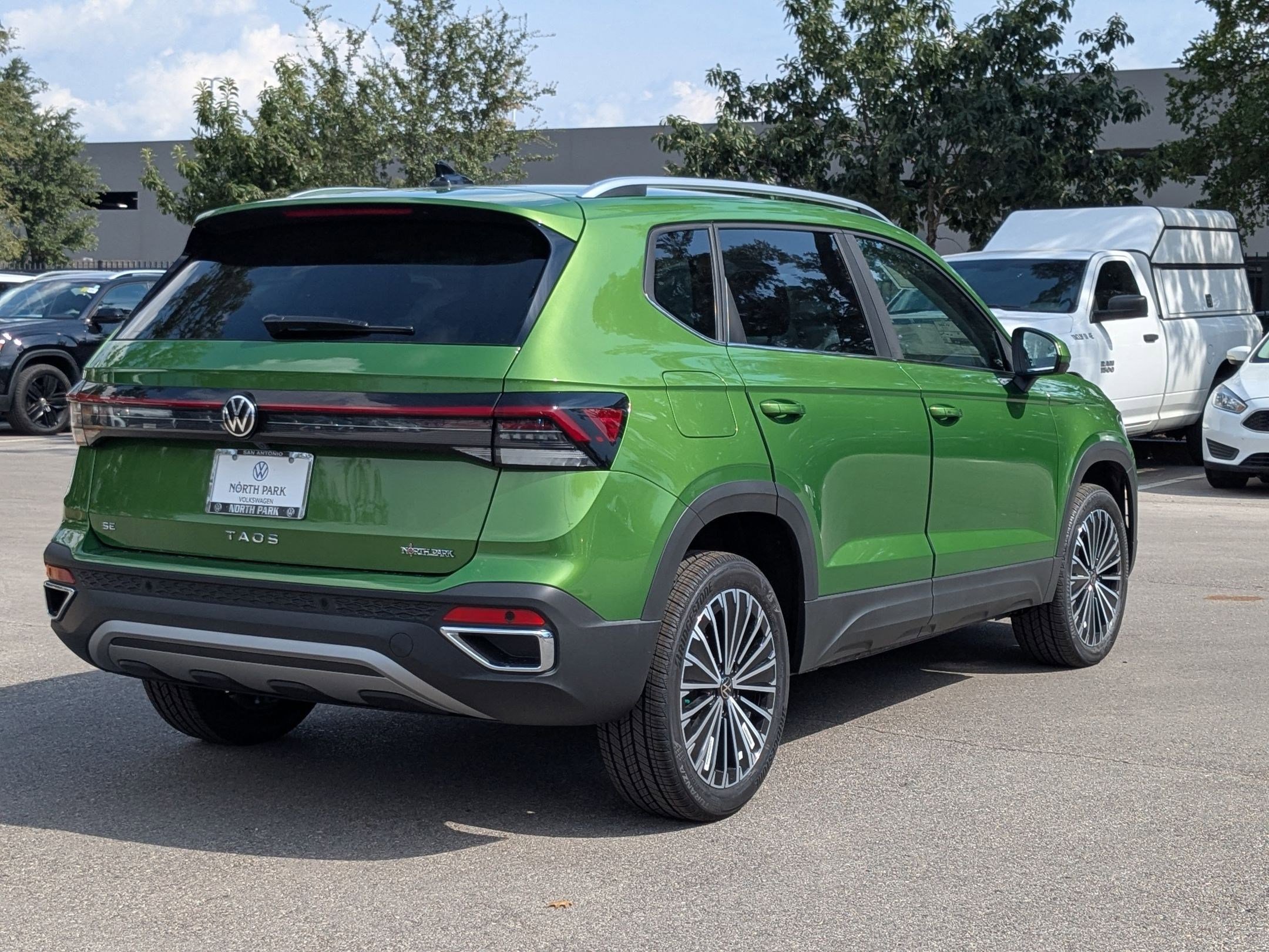 2025 Volkswagen Taos SE photo 2