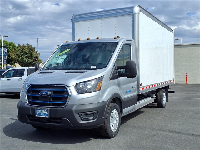 2023 Ford E-Transit Cutaway Base's photo