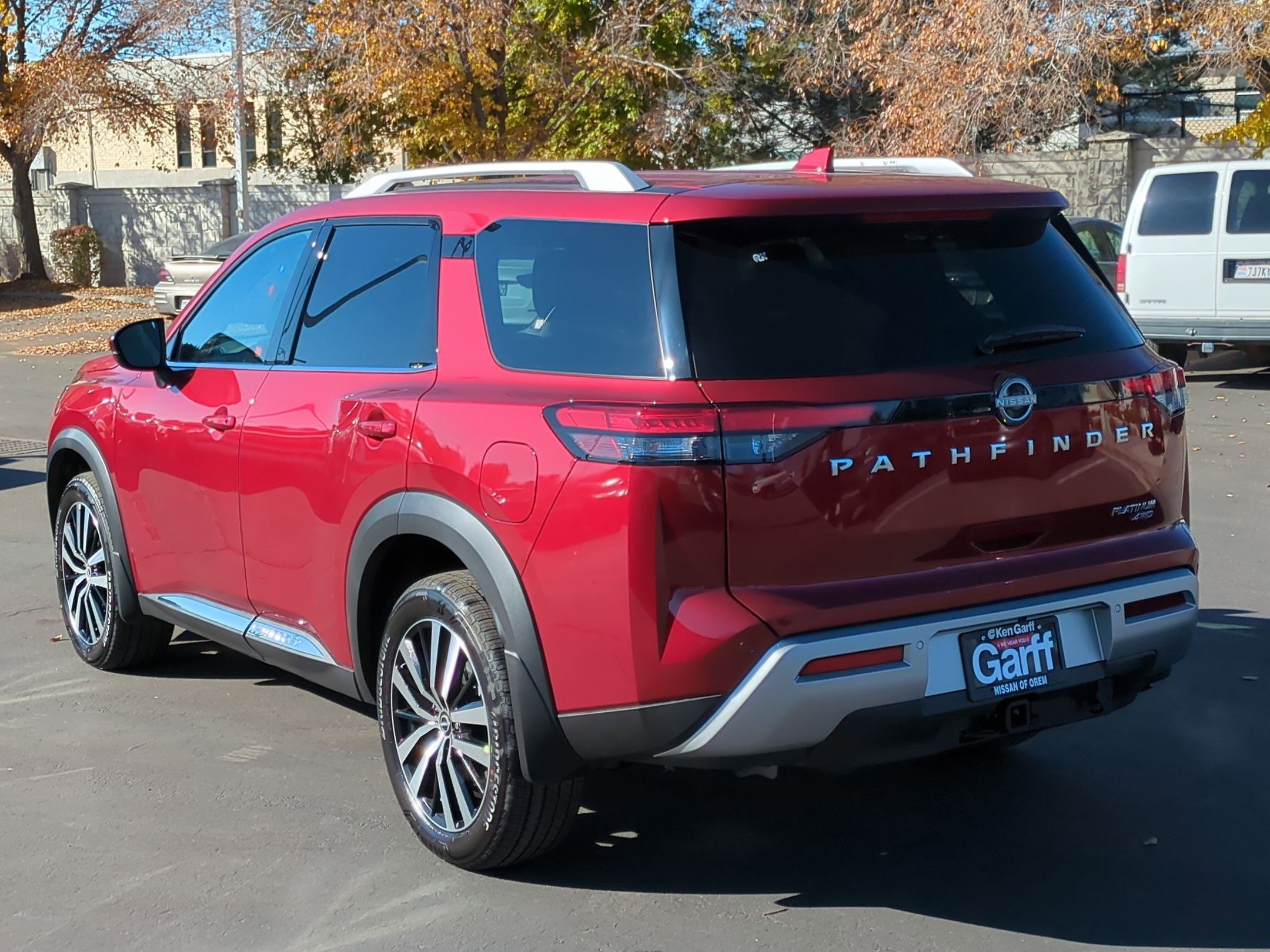 2025 Nissan Pathfinder Platinum photo 2