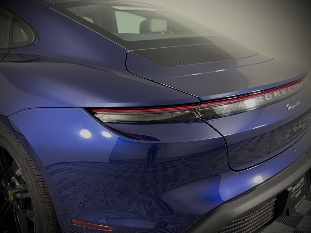 2024 Porsche Taycan photo 12