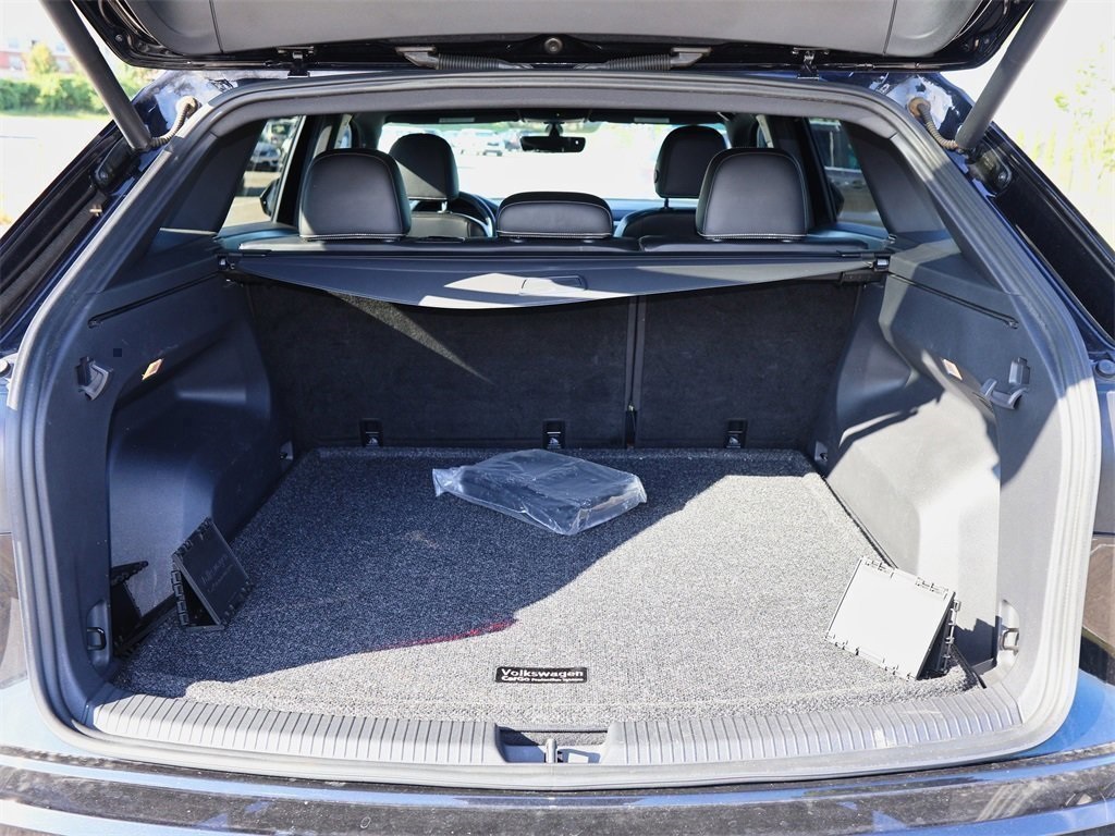 2022 Volkswagen Atlas Cross Sport V6 SE Technology photo 6