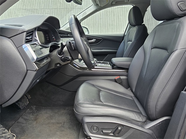 2024 Audi Q7 55 Premium Plus photo 10