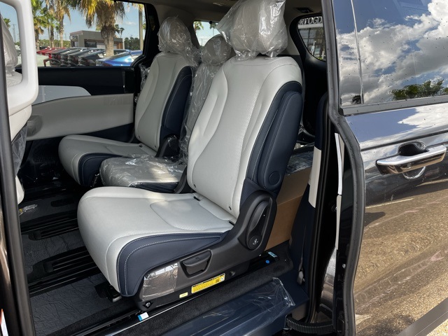 2026 Kia Carnival SX Prestige photo 14