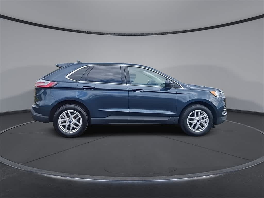 2022 Ford Edge SEL photo 6