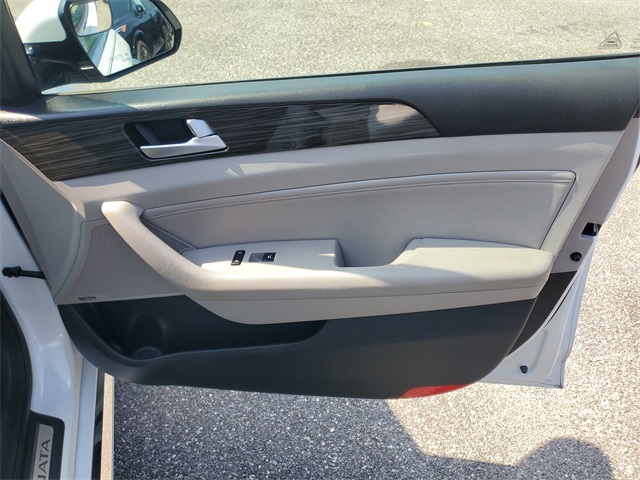 2015 Hyundai Sonata Limited photo 32