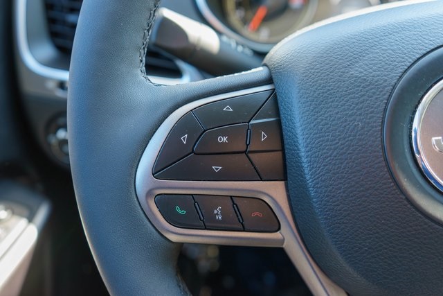 2021 Jeep Cherokee Latitude Lux photo 12