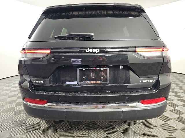 2025 Jeep Grand Cherokee Laredo X photo 6