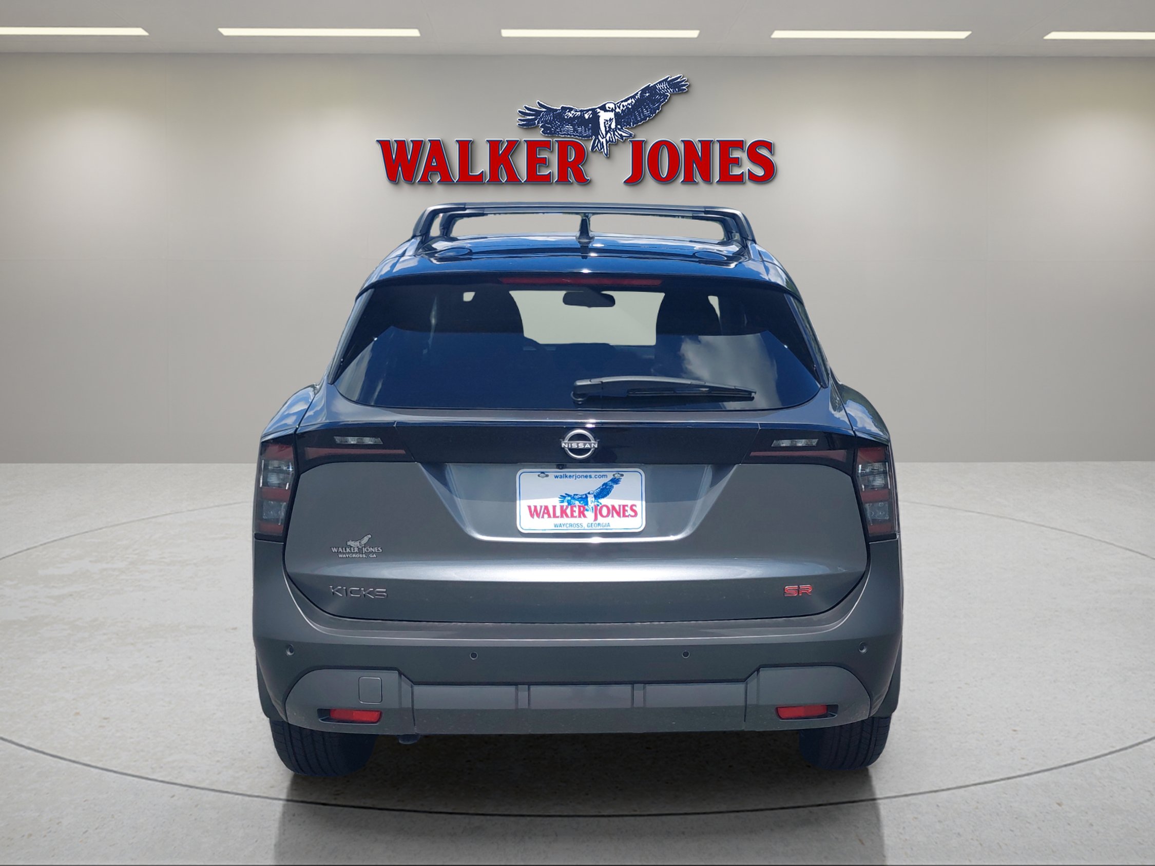 2025 Nissan Kicks SR photo 4