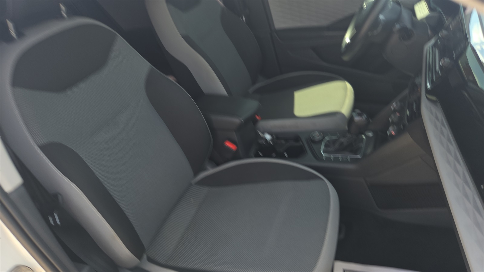 2022 Volkswagen Taos S photo 14