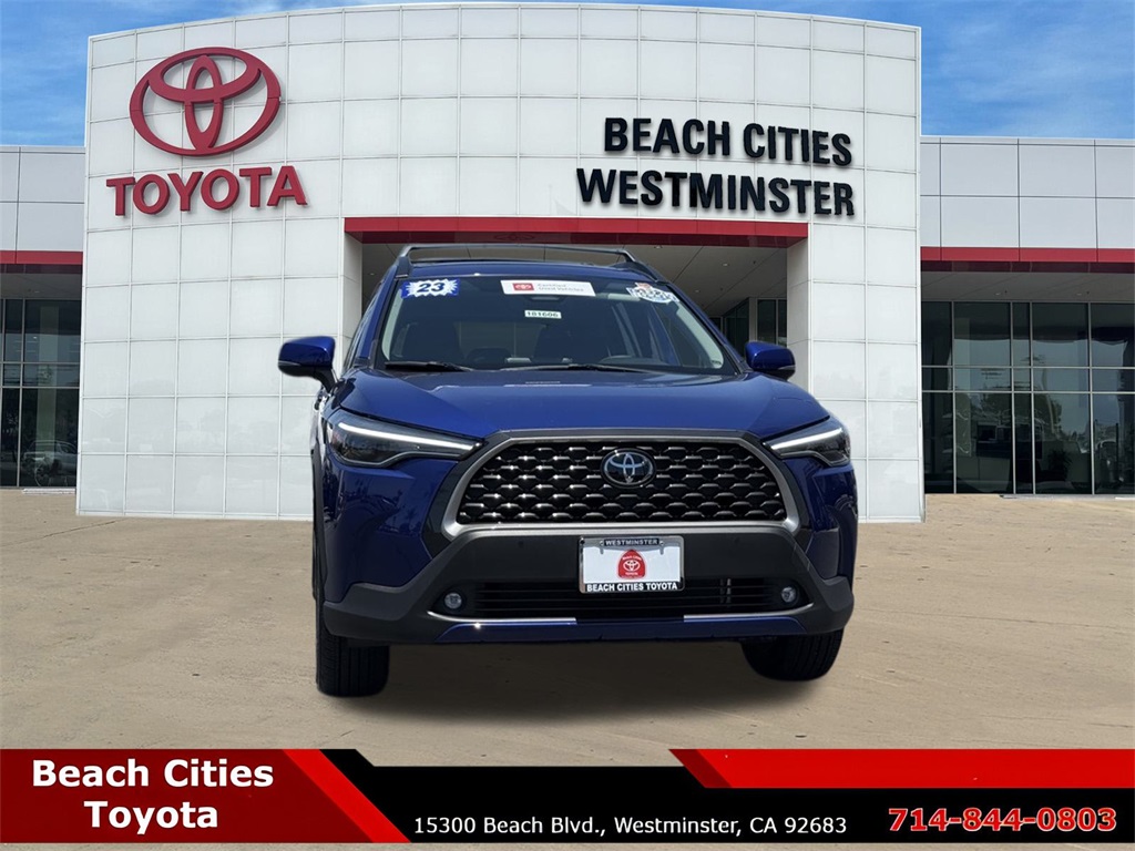 2023 Toyota Corolla Cross XLE photo 2