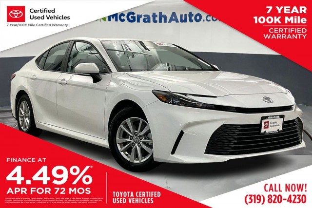 2025 Toyota Camry LE's photo