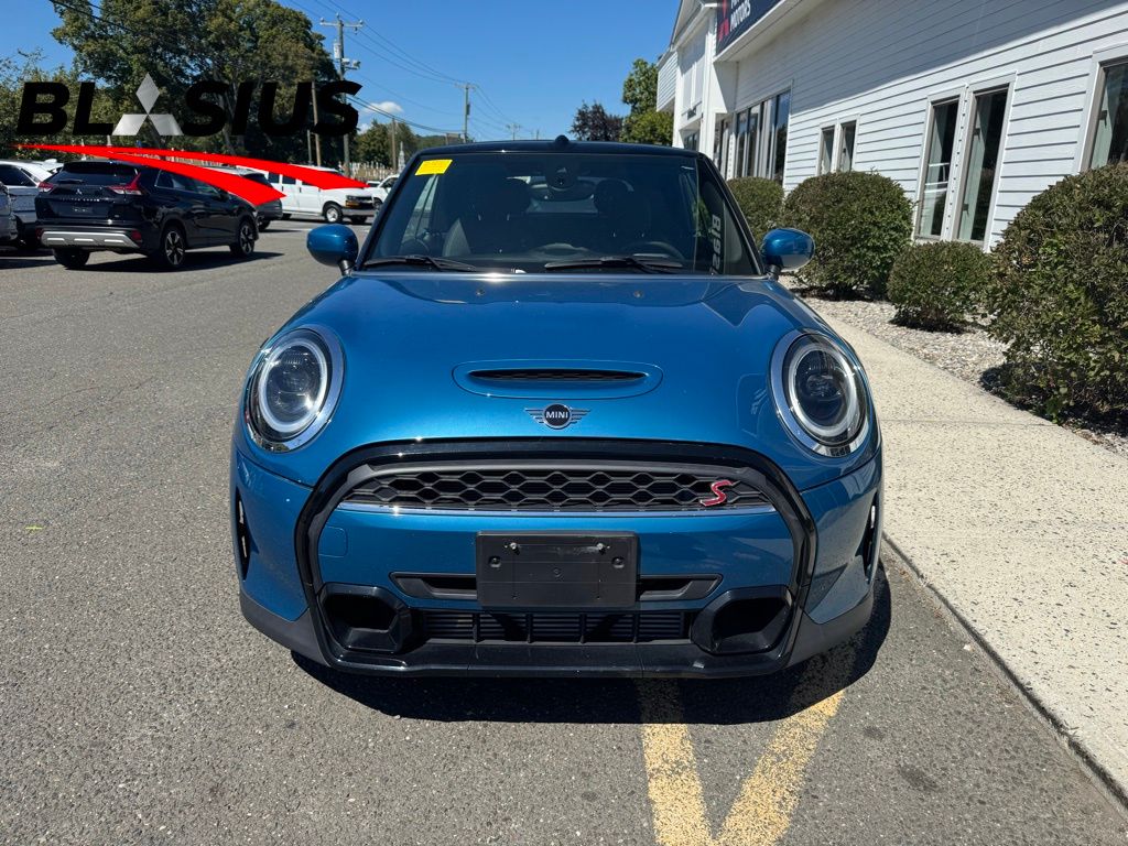 2023 Mini Cooper Convertible S photo 2