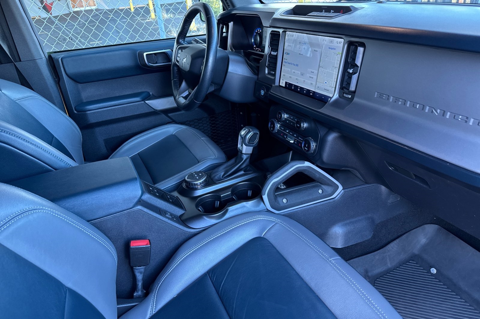 2022 Ford Bronco Outer Banks photo 15