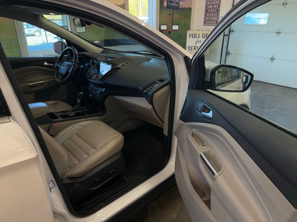 2017 Ford Escape Titanium photo 20