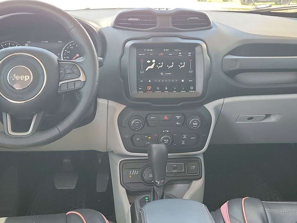 2022 Jeep Renegade Latitude photo 26