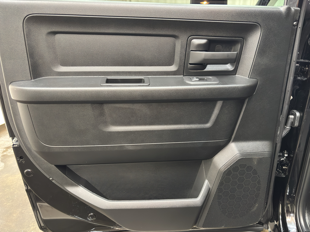 2025 Ram 2500 Tradesman photo 22