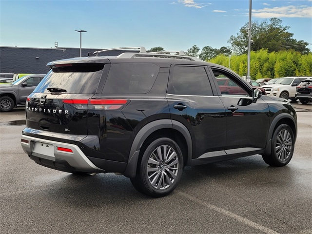2024 Nissan Pathfinder SL photo 2