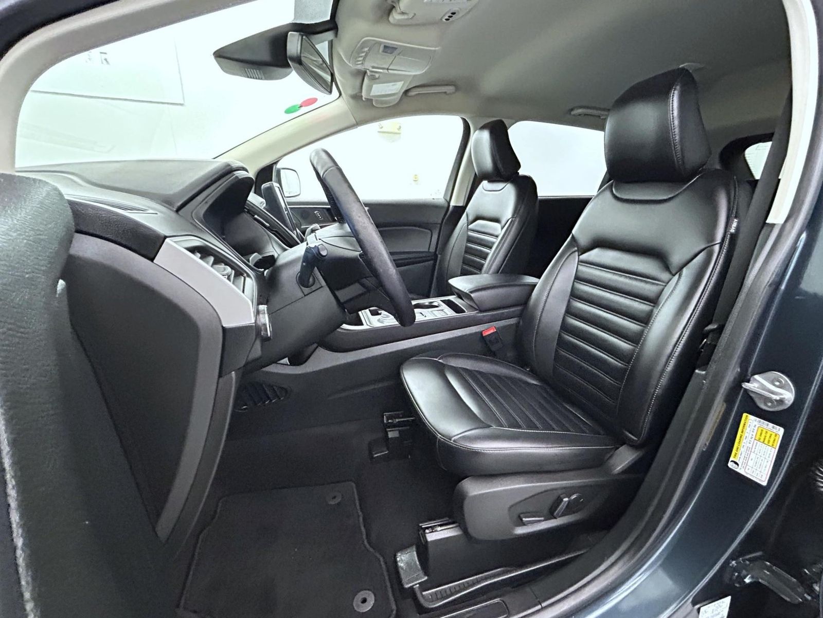 2023 Ford Edge SEL photo 10