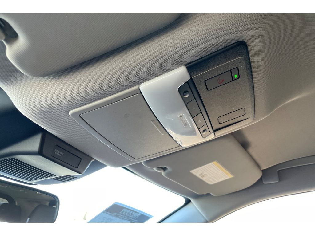 2021 Nissan Rogue SV photo 20