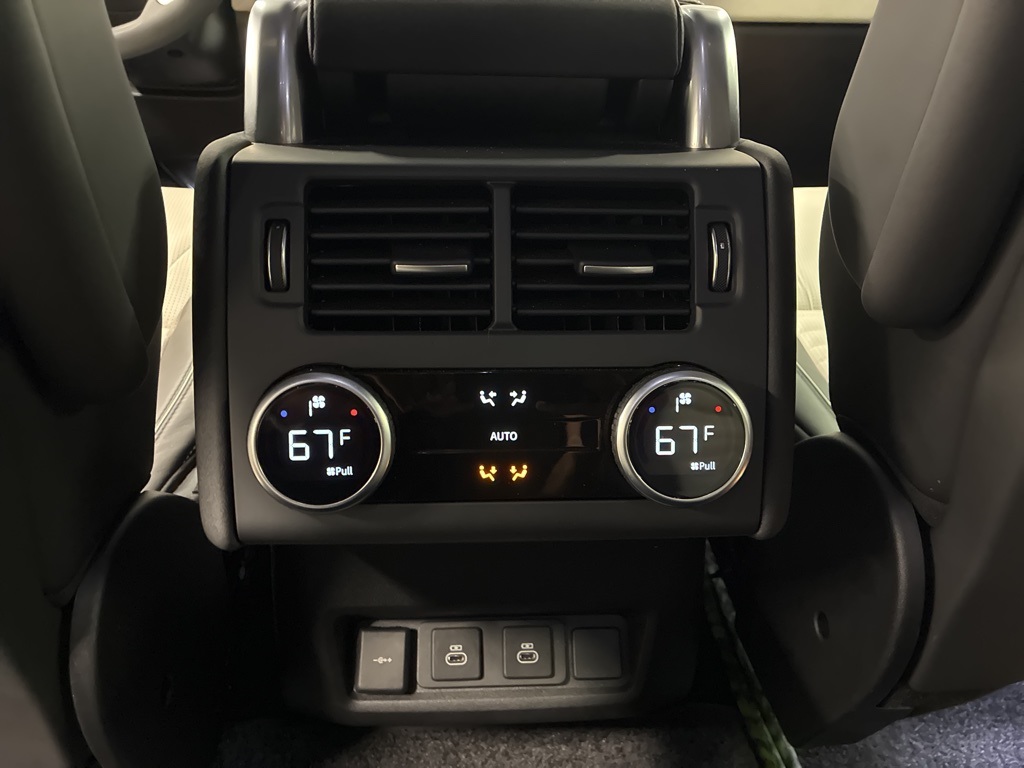 2024 Land Rover Discovery SE photo 31