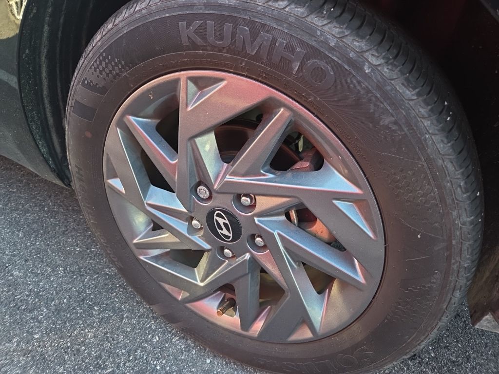 2024 Hyundai Elantra SEL photo 19