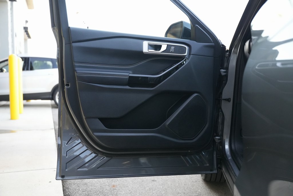 2022 Ford Explorer ST photo 34