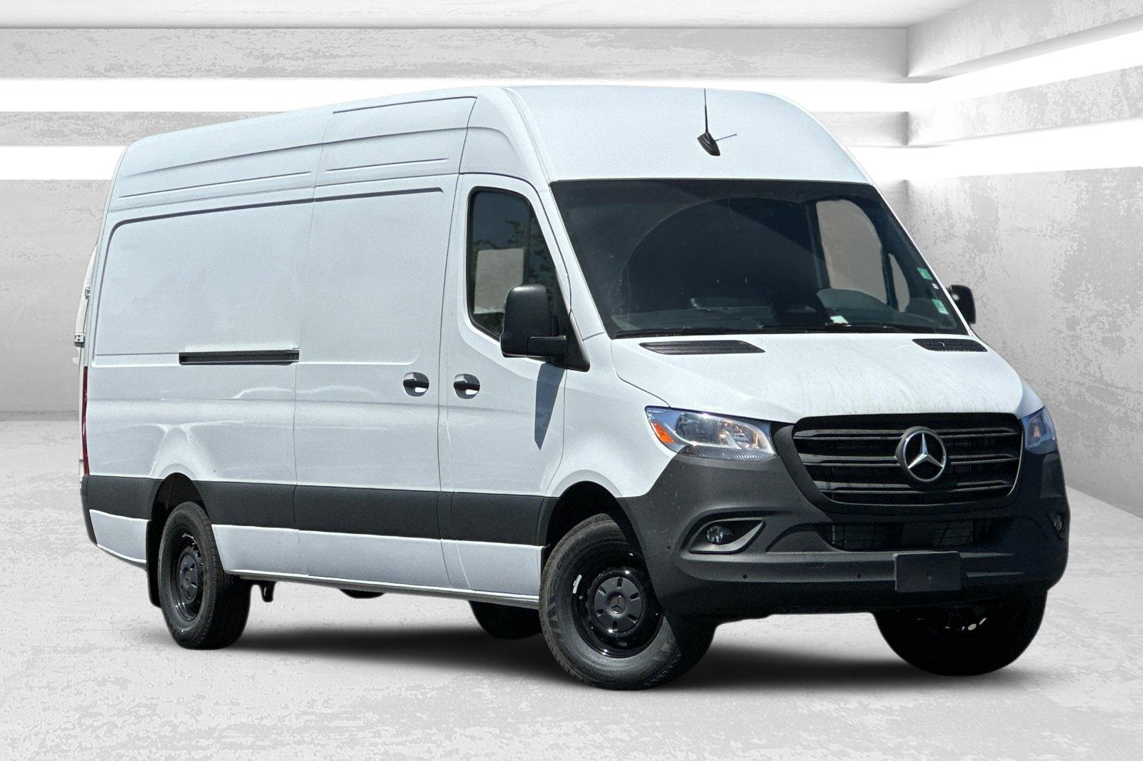 2025 Mercedes-Benz Sprinter Cargo Van Base's photo
