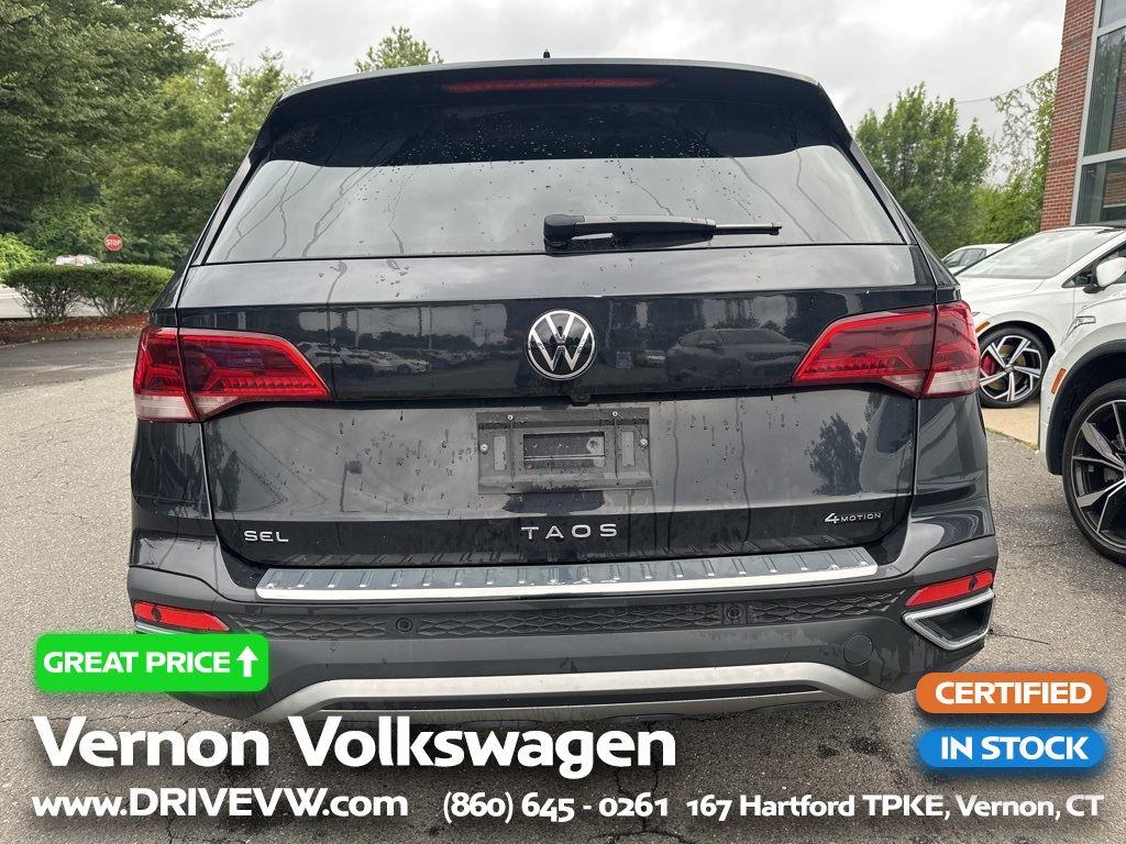 2022 Volkswagen Taos SEL photo 2