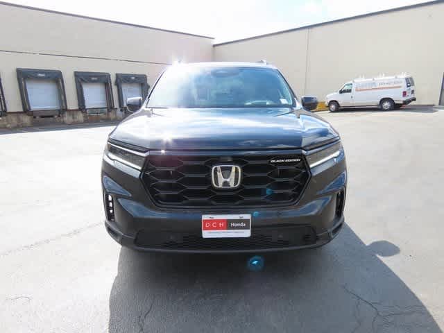2025 Honda Pilot Black Edition photo 2