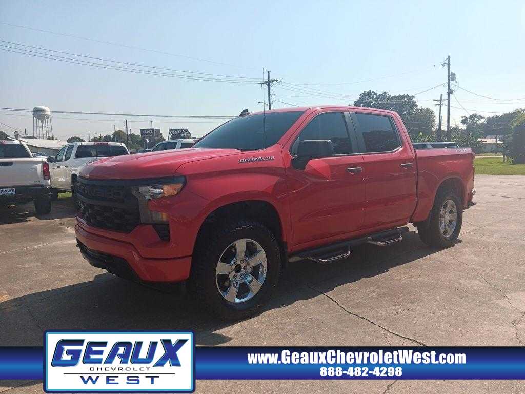 2022 Chevrolet Silverado 1500 Custom photo 2