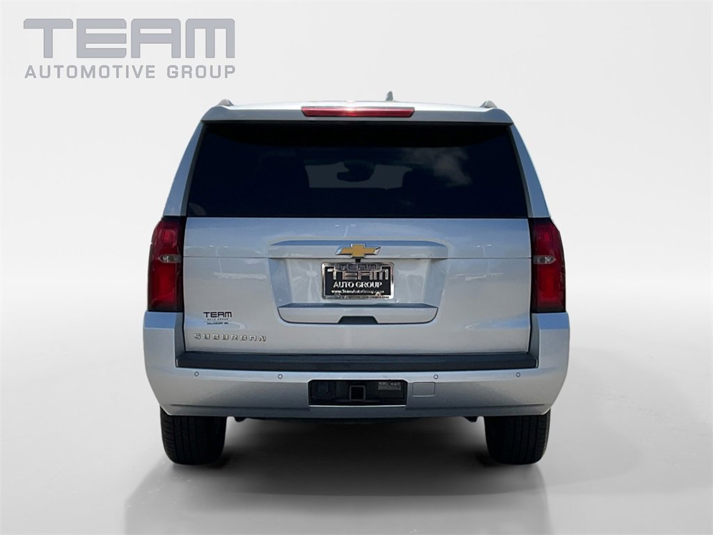 2018 Chevrolet Suburban LT photo 6