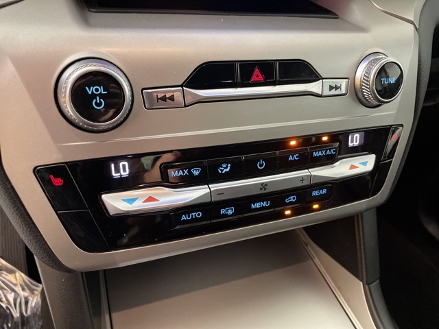 2021 Ford Explorer XLT photo 28