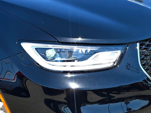 2025 Chrysler Pacifica photo 28