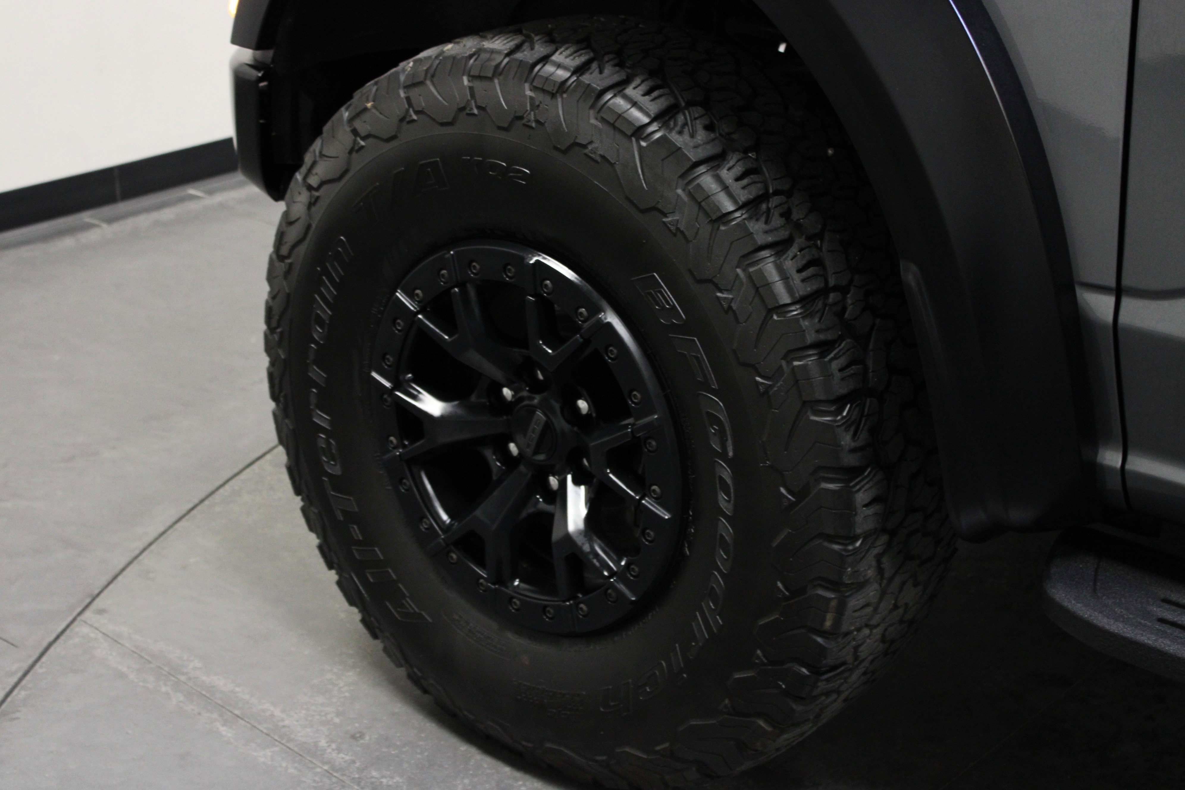 Used 2023 Gray Ford Raptor image 10