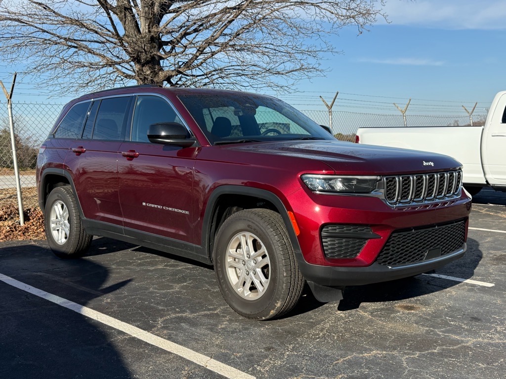 2025 Jeep Grand Cherokee Laredo's photo