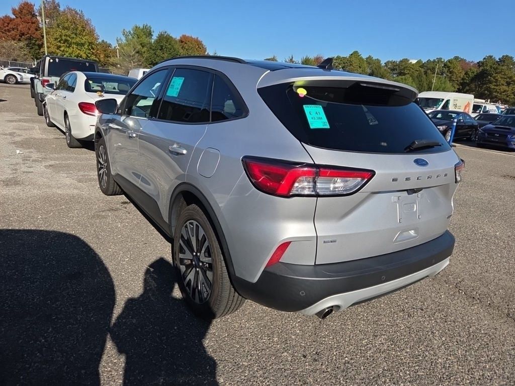 2020 Ford Escape SE Sport Hybrid photo 3