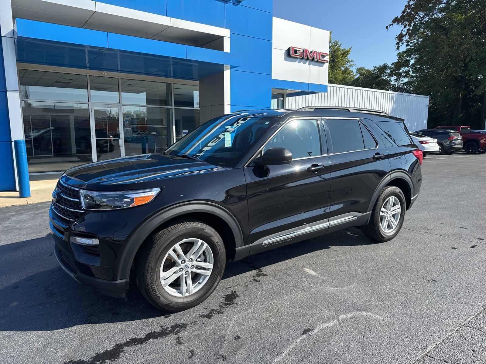 2023 Ford Explorer XLT photo 2