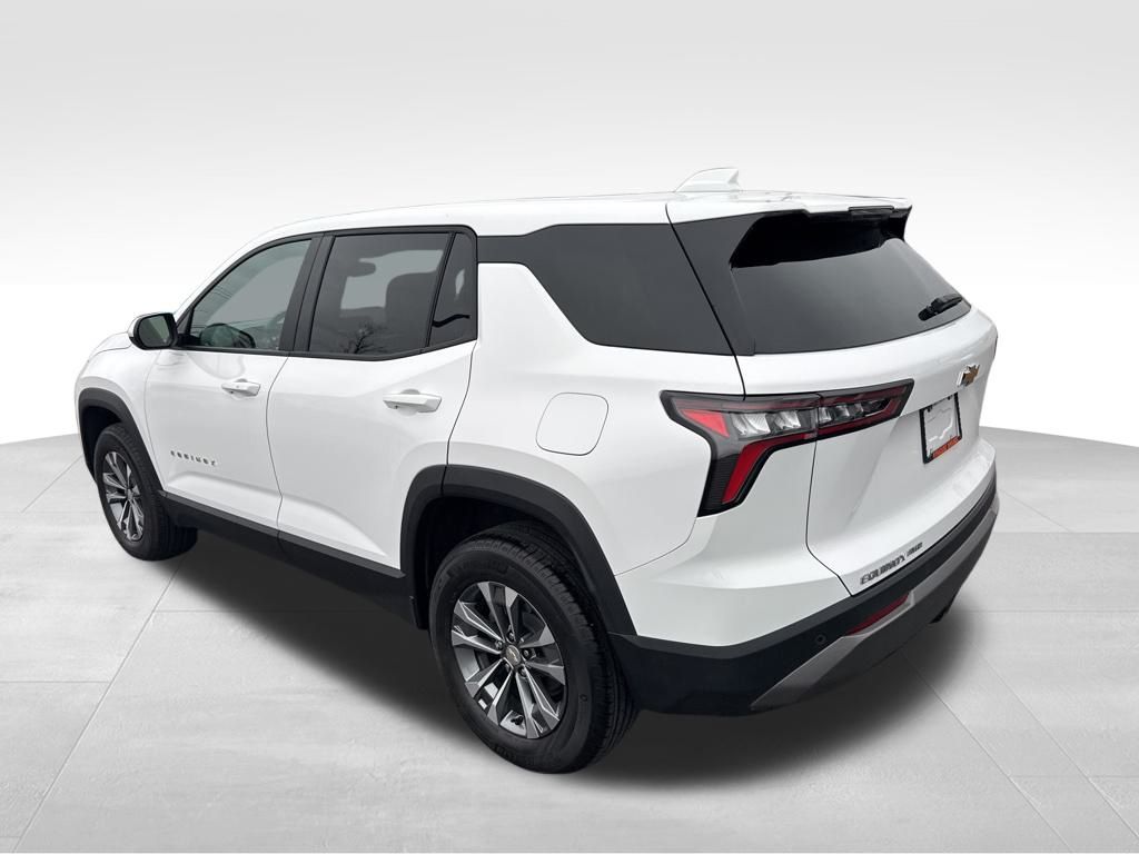 2025 Chevrolet Equinox LT photo 3
