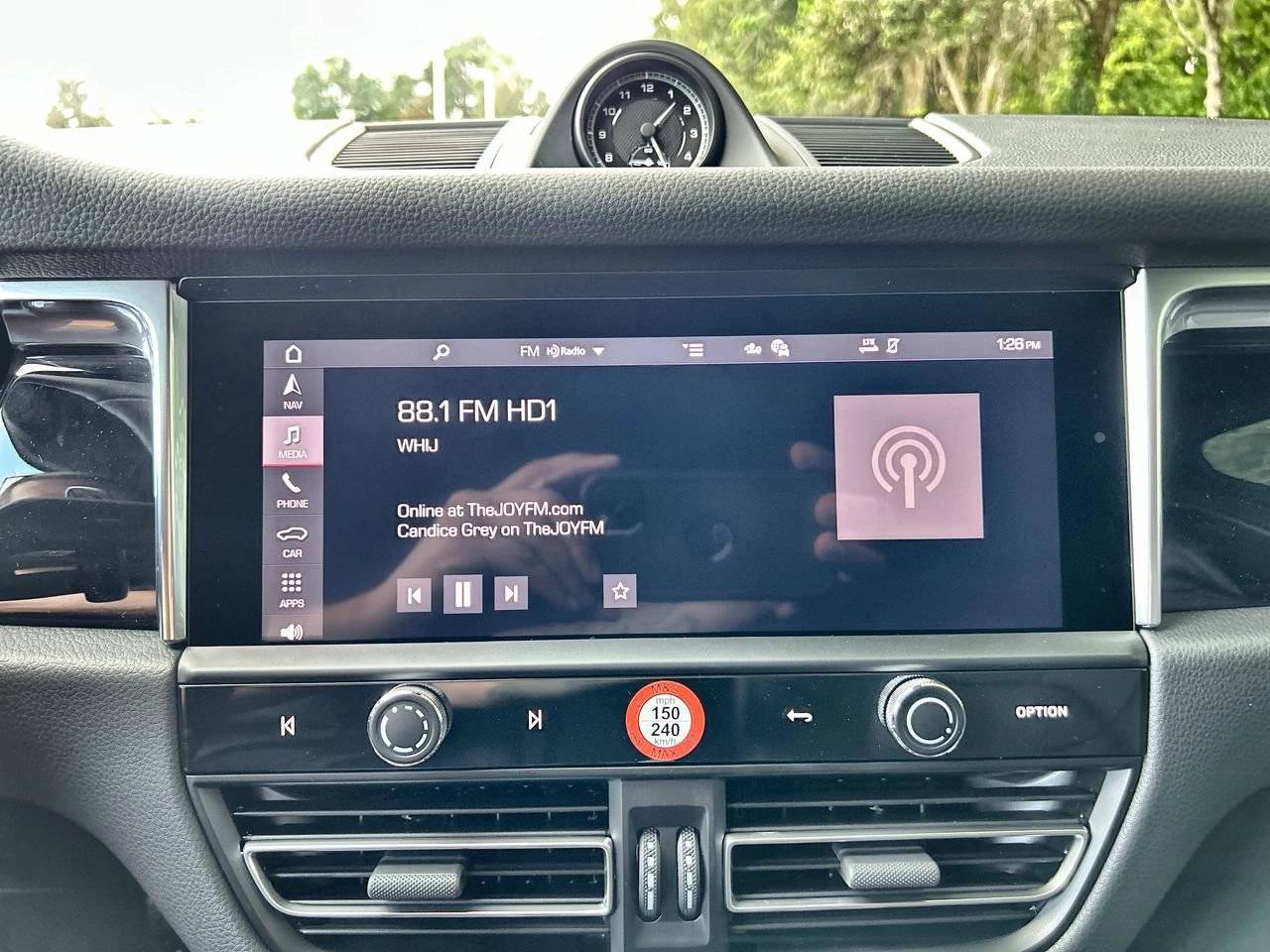 2026 Porsche Macan Base photo 20