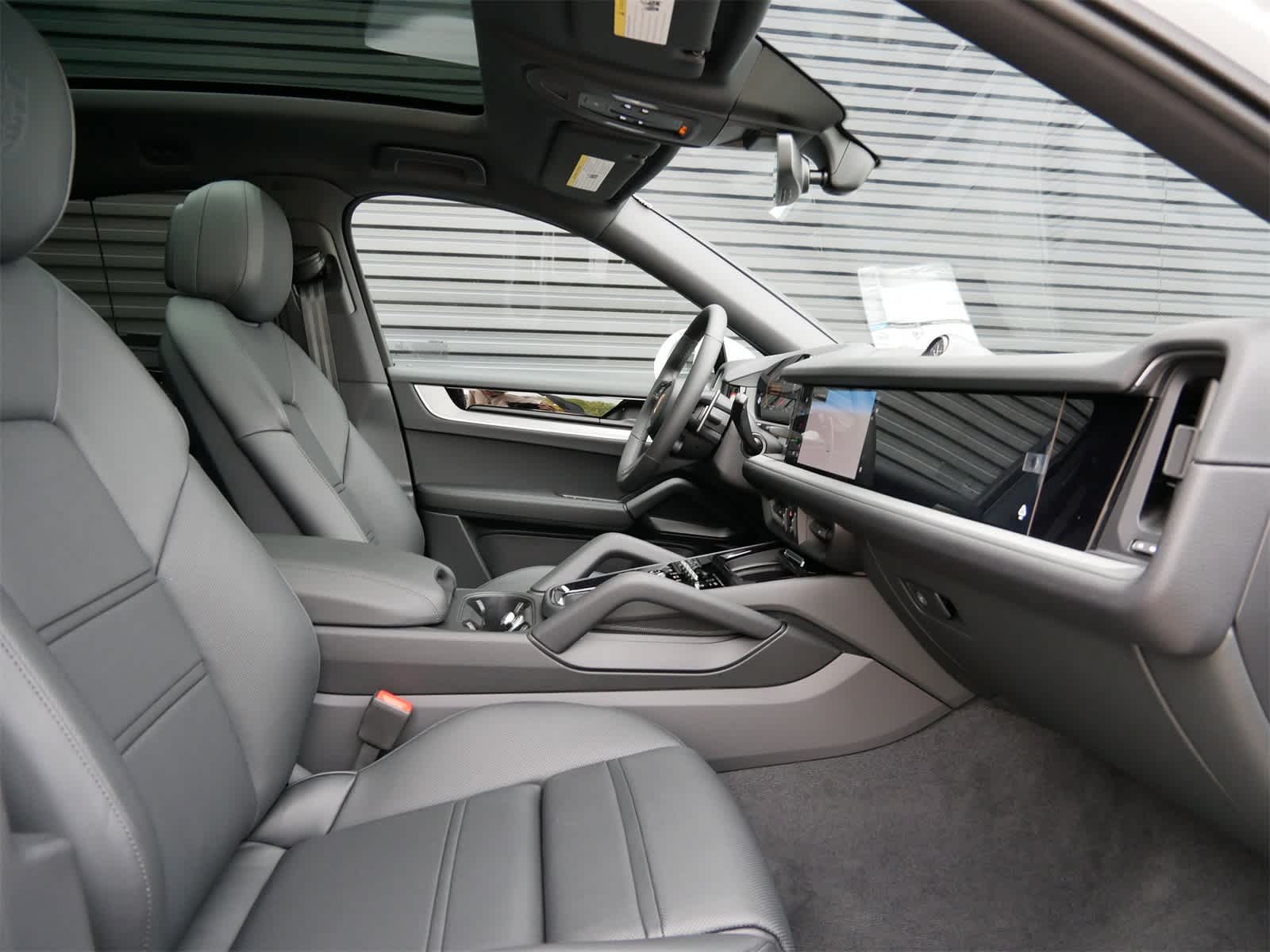 2026 Porsche Cayenne Coupe photo 22