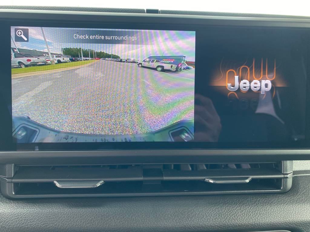 2025 Jeep Gladiator Willys photo 18